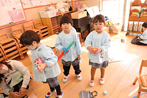 作品展のかんばんの制作　りす・きりん