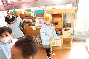 作品展のかんばんの制作　りす・きりん