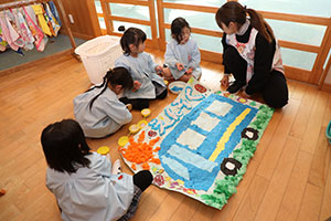 作品展のかんばんの制作　りす・きりん