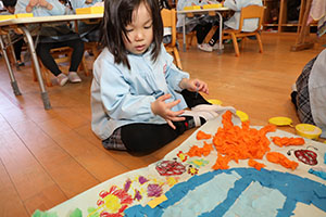 作品展のかんばんの制作　りす・きりん