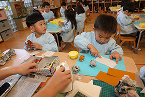 作品展のかんばんの制作　りす・きりん