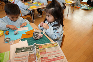 作品展のかんばんの制作　りす・きりん