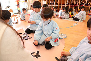 作品展のかんばんの制作　りす・きりん