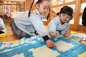 作品展のかんばんの制作　りす・きりん