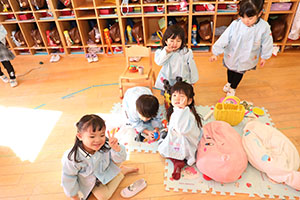 作品展のかんばんの制作　りす・きりん