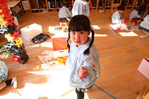 作品展のかんばんの制作　りす・きりん