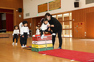体操教室　ー跳び箱ー　すみれ
