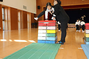 体操教室　ー跳び箱ー　すみれ