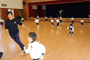 体操教室　ー跳び箱ー　すみれ