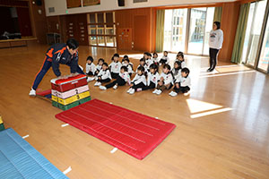 体操教室　ー跳び箱ー　ばら