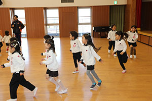 体操教室　ー跳び箱ー　ばら