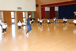 体操教室　ー跳び箱ー　ばら