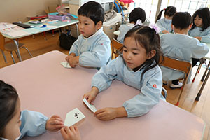 折り紙に挑戦！　さくら