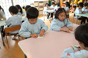 折り紙に挑戦！　さくら