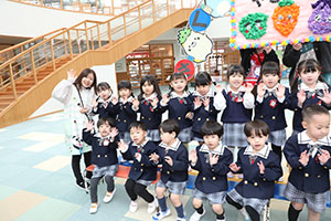 もうすぐ作品展　記念撮影が行われました　年少・年中・年長