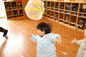 ポンポンボールで遊びました　あひる