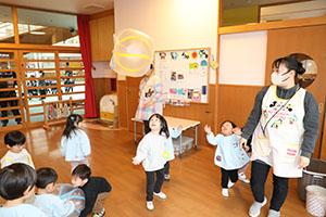 ポンポンボールで遊びました　あひる