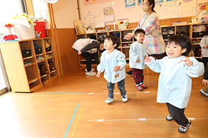 ポンポンボールで遊びました　あひる