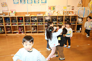 ポンポンボールで遊びました　あひる