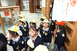 作品展の見学をしました　全クラス