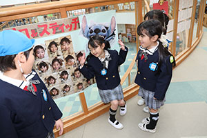 作品展の見学をしました　全クラス