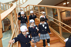 作品展の見学をしました　全クラス