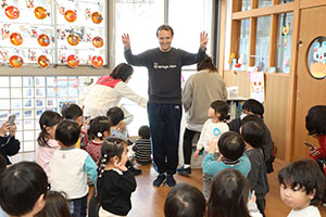 作品展参観が行われました　あひる・ひよこ・ぺんぎん組　NO．2