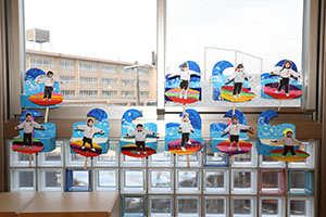 作品展の各クラスの個性あふれる作品　　　年中組