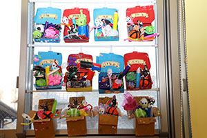 作品展の各クラスの個性あふれる作品　　　年中組