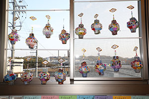 作品展の各クラスの個性あふれる作品　　　年長組