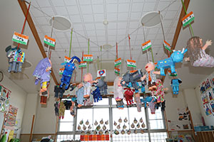 作品展の各クラスの個性あふれる作品　　　年長組