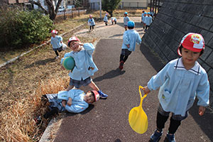お散歩へでかけました　さくら・りす