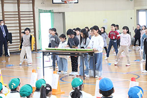 八郷小学校で交流会がありました