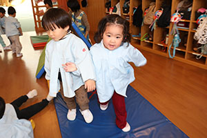 お部屋で運動遊び🎵　ひよこ