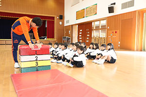 体操教室　ー跳び箱ー　ひまわり