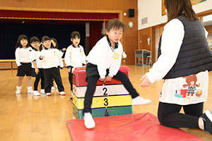 体操教室　ー跳び箱ー　ひまわり