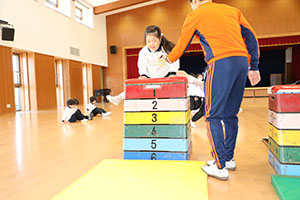 体操教室　ー跳び箱ー　ひまわり