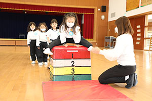 体操教室　ー跳び箱ー　さくら