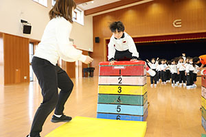 体操教室　ー跳び箱ー　さくら