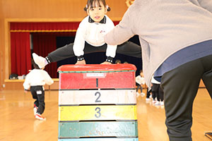 体操教室　ー跳び箱ー　たんぽぽ