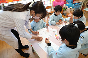 科学教室「色の不思議」　D・E