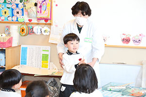 科学教室「色の不思議」　A・B・C