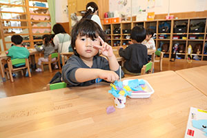 お花の制作　ぺんぎん