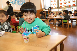 お花の制作　ぺんぎん