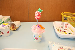 お花の制作　ぺんぎん