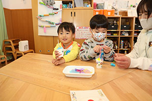 お花の制作　ぺんぎん