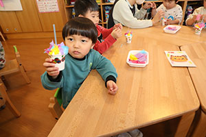 お花の制作　ぺんぎん