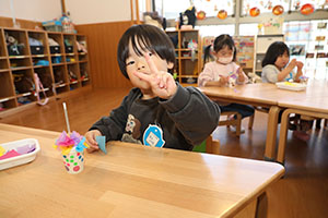 お花の制作　ぺんぎん