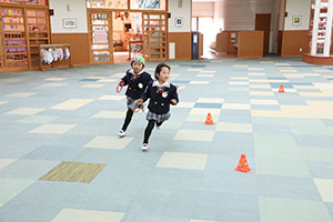 リレー楽しかったね　きりん・うさぎ・B