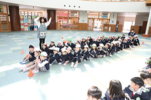 リレー楽しかったね　きりん・うさぎ・B